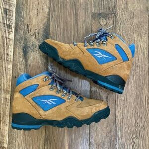 Reebok Leather hiking boots Wm 6.5